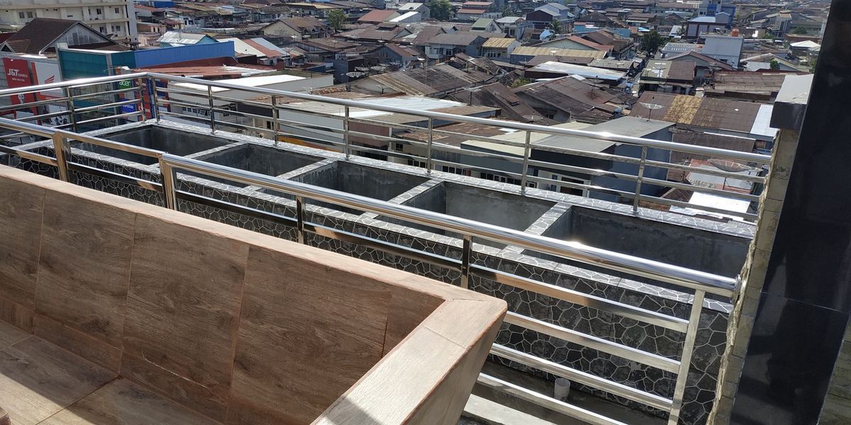 Balkon Kaca Aleng Serba Motor - Dokumentasi Proyek